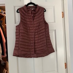 EUC Athleta Goose down Vest with pockets